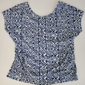 🌸3/$15 Chaps Blue White Geometric Pattern Print Round Neck Short Sleeve Shirt